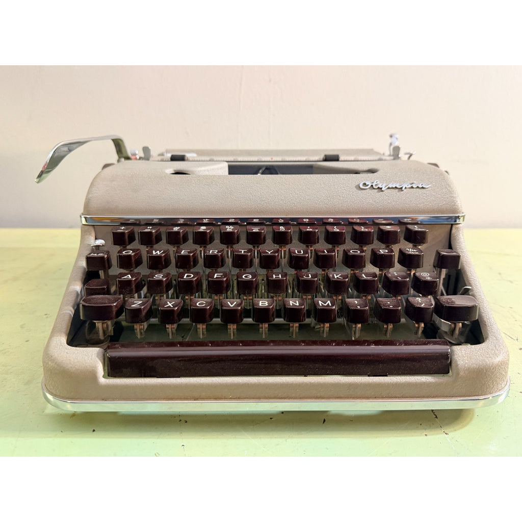 Gray Olympia SM3 Typewriter • Chocolate Keys • w/Cleaning Kit & Case • Tested