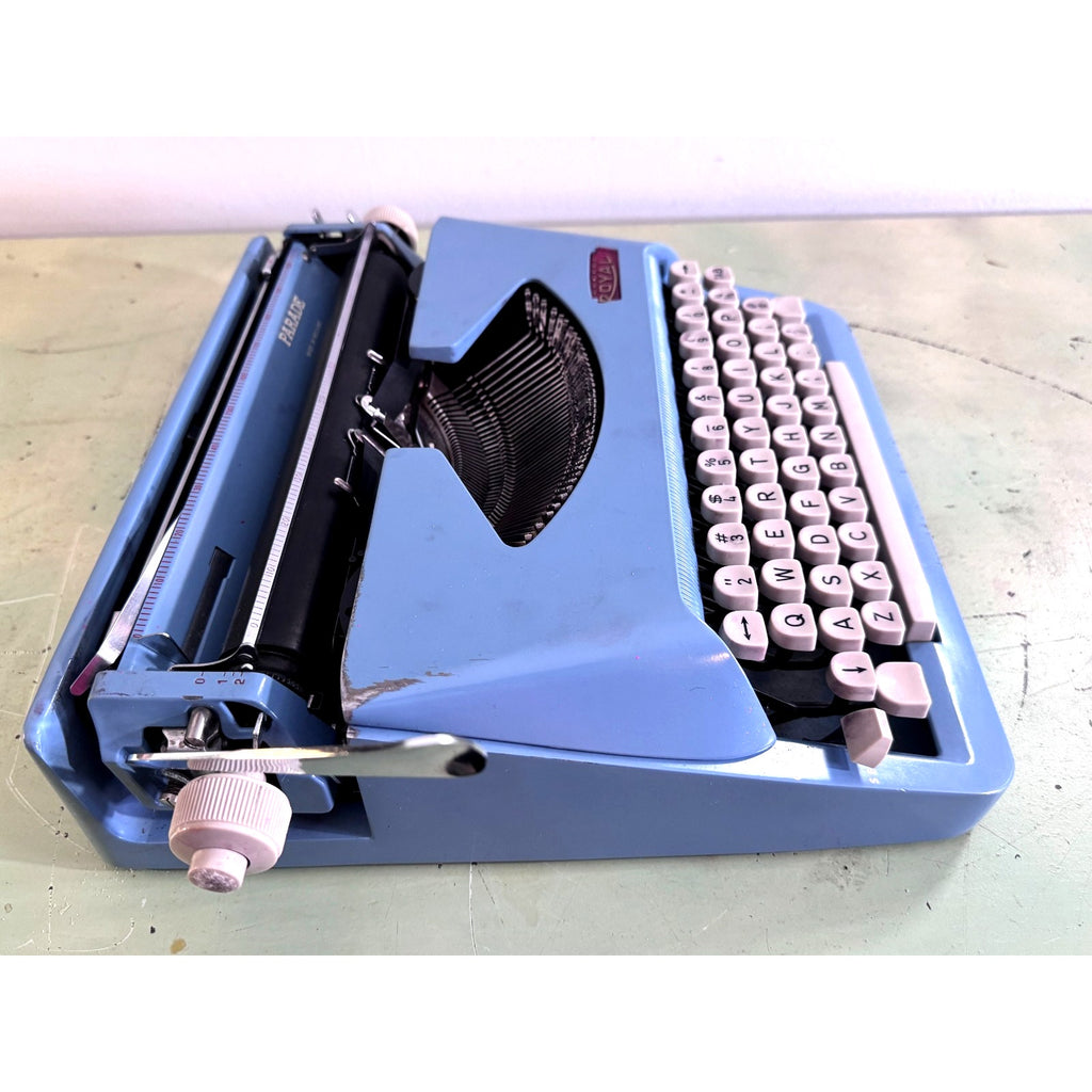 Powder Blue Royal Parade Typewriter • Cleaned & Tested w/Case • Holland-Made