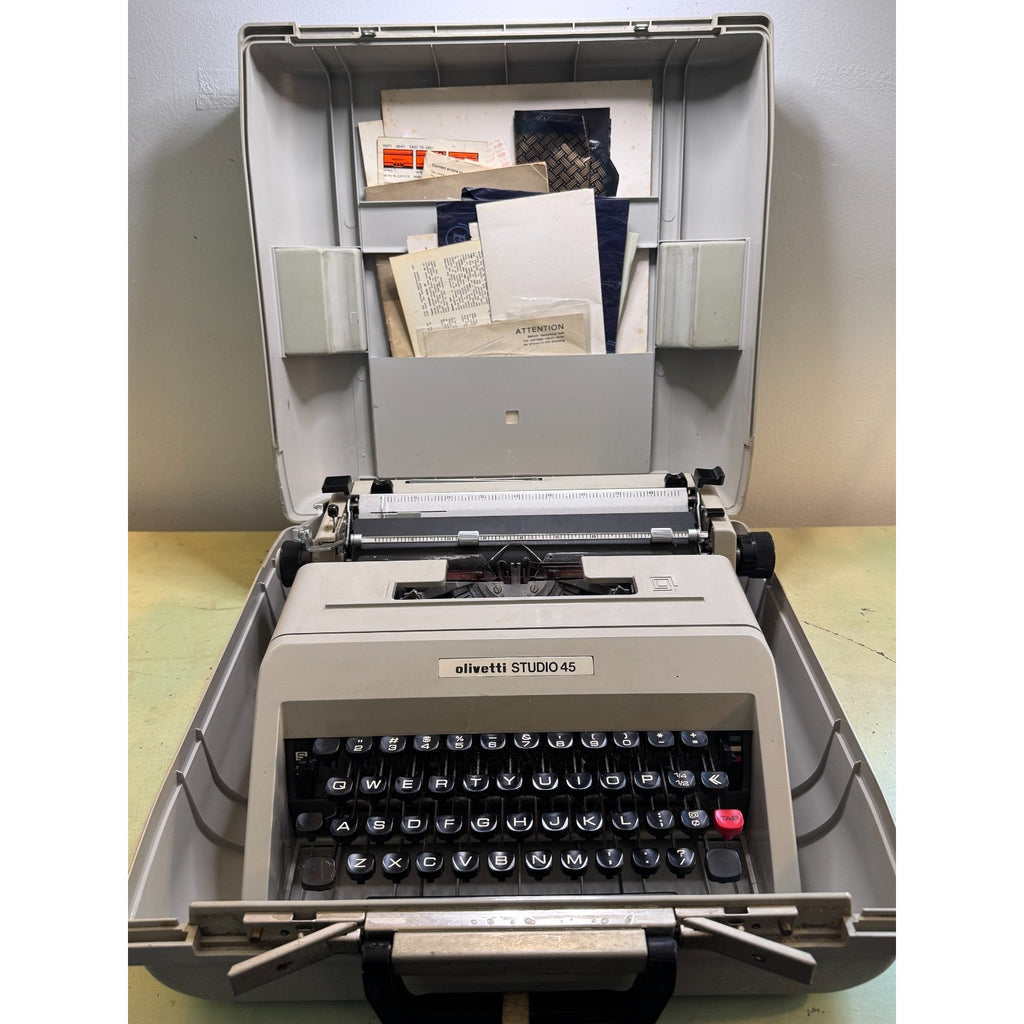 Tan Olivetti Studio 45 Typewriter • Barcelona, Spain • Tested, w/Case & Papers