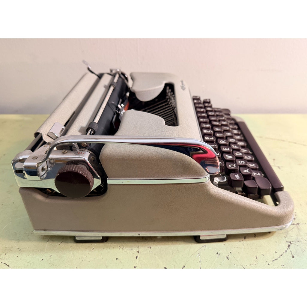 Gray Olympia SM3 Typewriter • Chocolate Keys • w/Cleaning Kit & Case • Tested