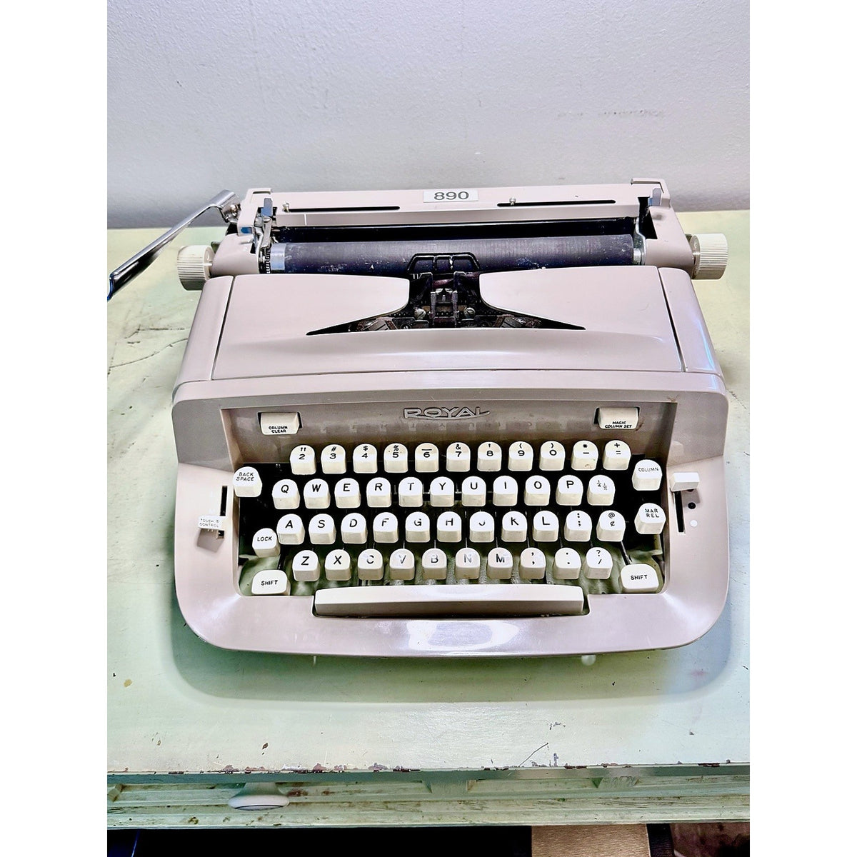 Royal 890 Manual Typewriter • Beige Mid-60s Portable w/Case • Serviced & Tested