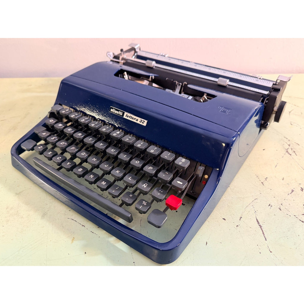 1974 Olivetti Lettera 32 Typewriter • Rare Deep Navy Blue • 085 Cubic Typeface