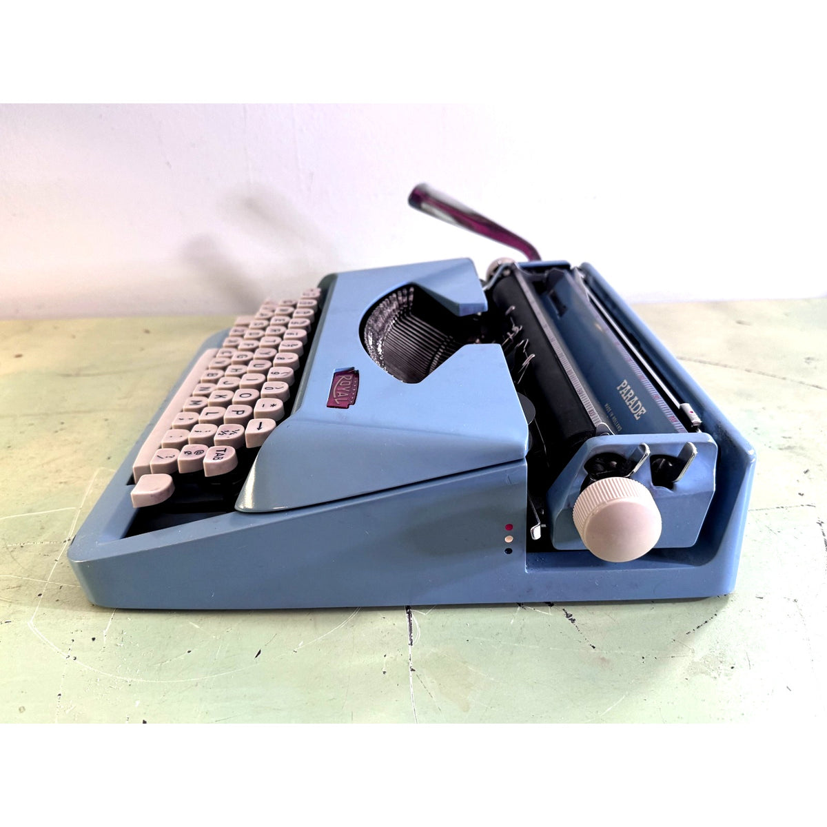 Powder Blue Royal Parade Typewriter • Cleaned & Tested w/Case • Holland-Made
