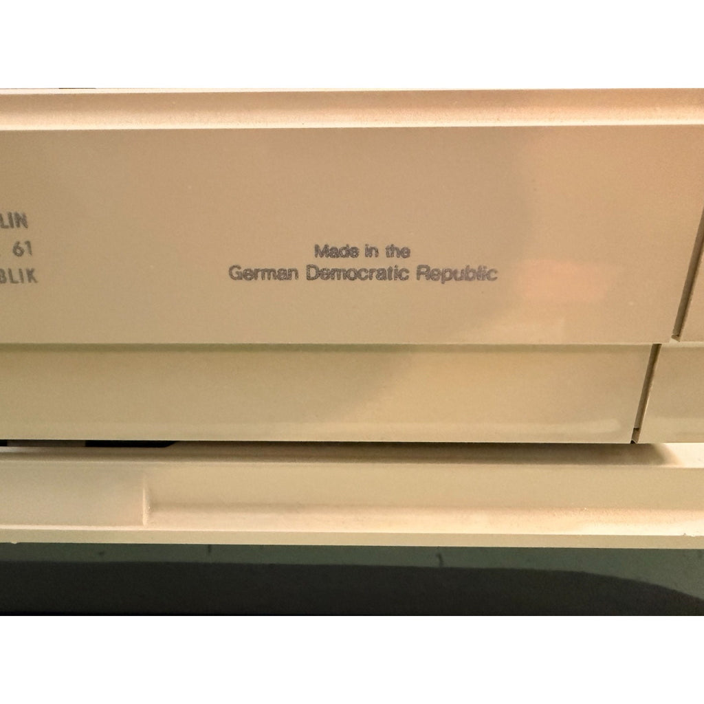 1978 Erika Model 40 Portable Typewriter • QWERTY keyboard • East German w/Case