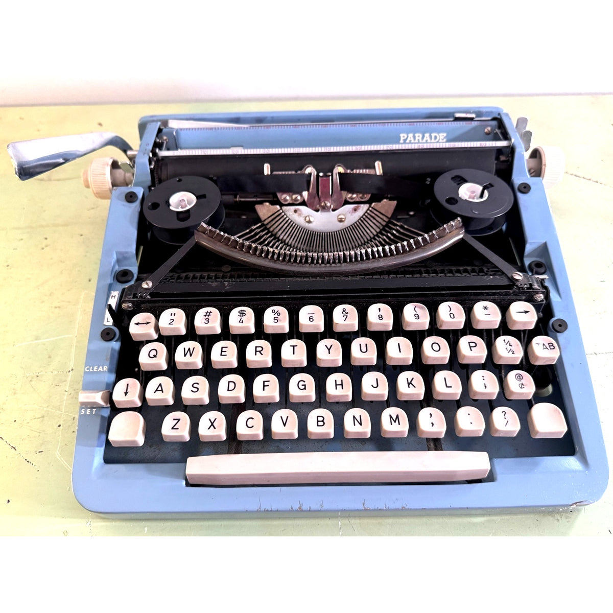 Powder Blue Royal Parade Typewriter • Cleaned & Tested w/Case • Holland-Made