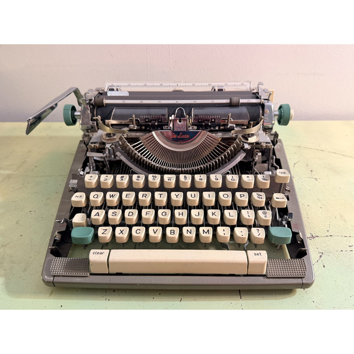 Olympia SM7 De Luxe Typewriter • Cream & Taupe • West Germany w/Case