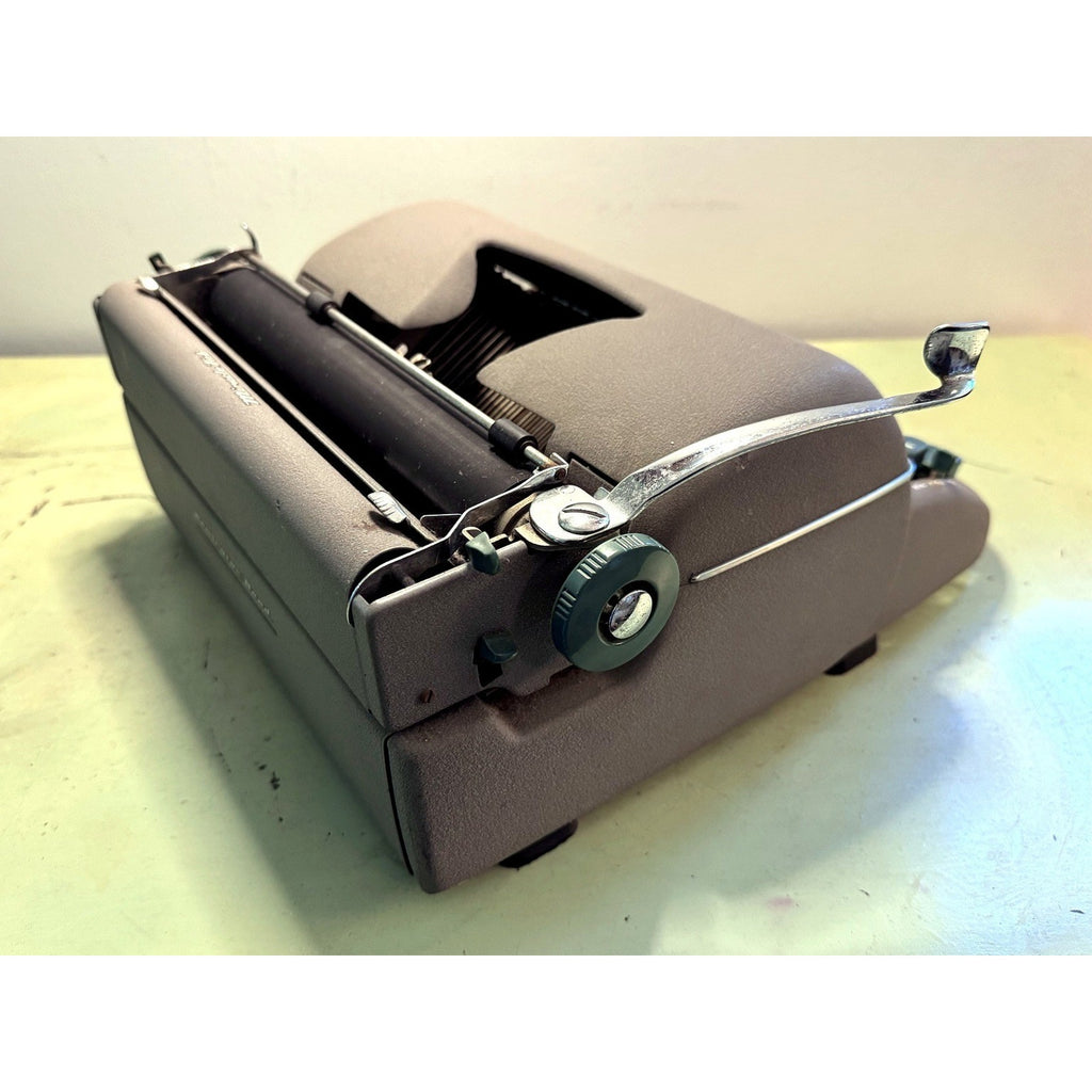1958 Remington Quiet-Riter Typewriter w/Miracle Tab • Serviced USA-Made Portable
