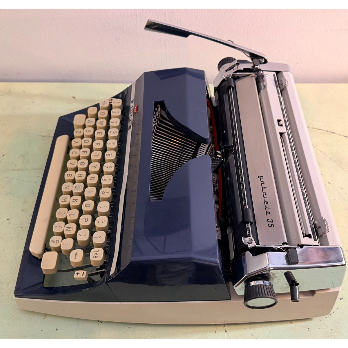 Adler Gabriele 35 Portable Typewriter • Techno / Cubic Typeface • Original Case