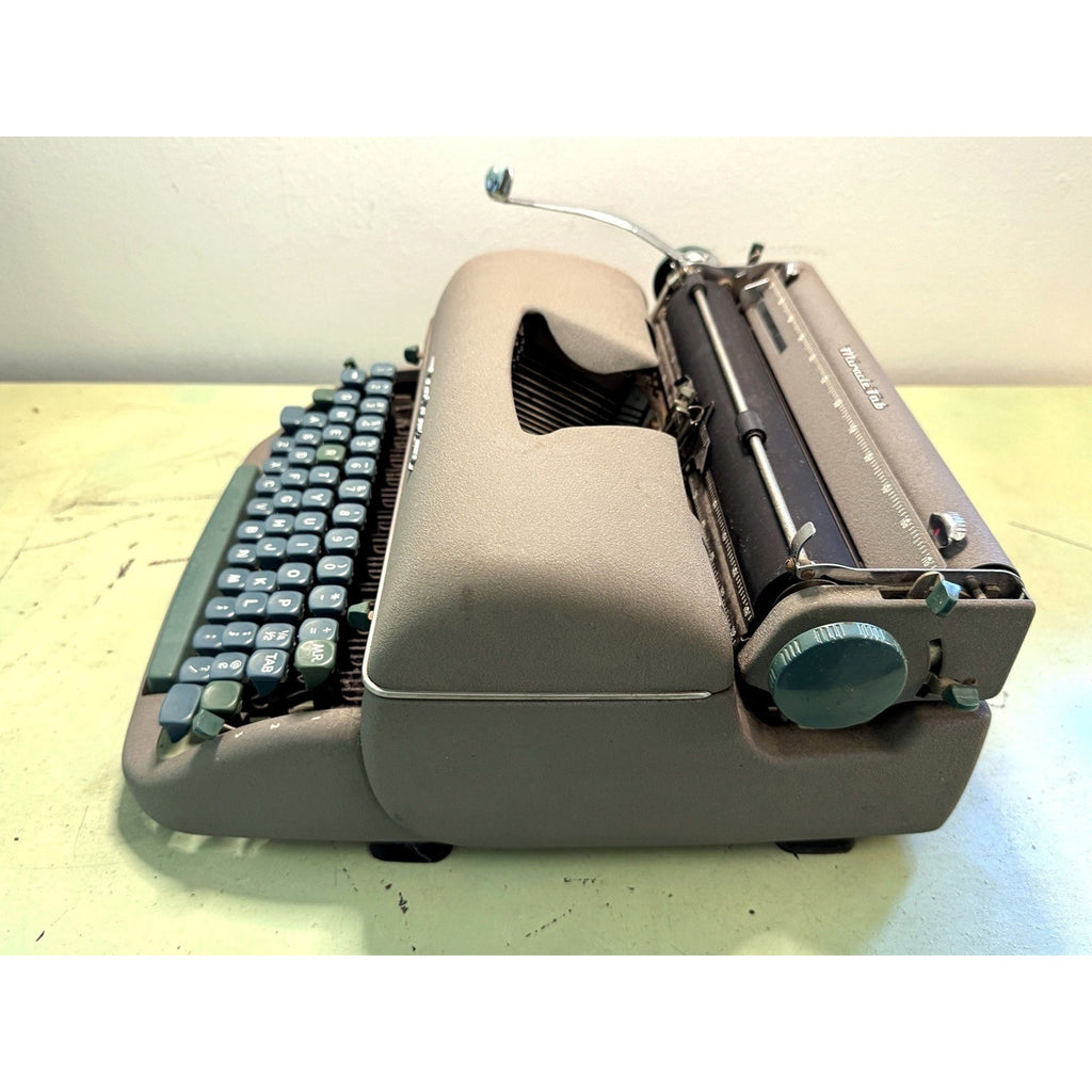 1958 Remington Quiet-Riter Typewriter w/Miracle Tab • Serviced USA-Made Portable