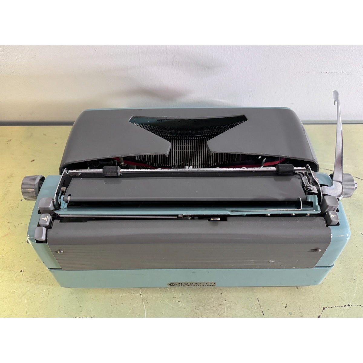 1969 Consul 221 Typewriter • Seafoam Blue & Slate Gray • w/Case, Key, Extras