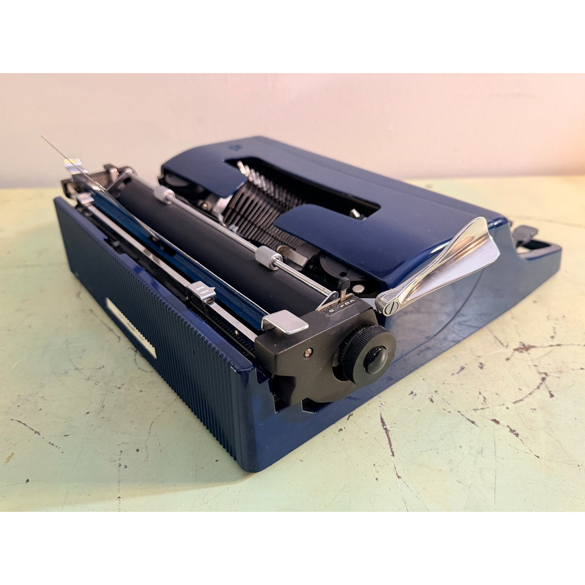 1974 Olivetti Lettera 32 Typewriter • Rare Deep Navy Blue • 085 Cubic Typeface