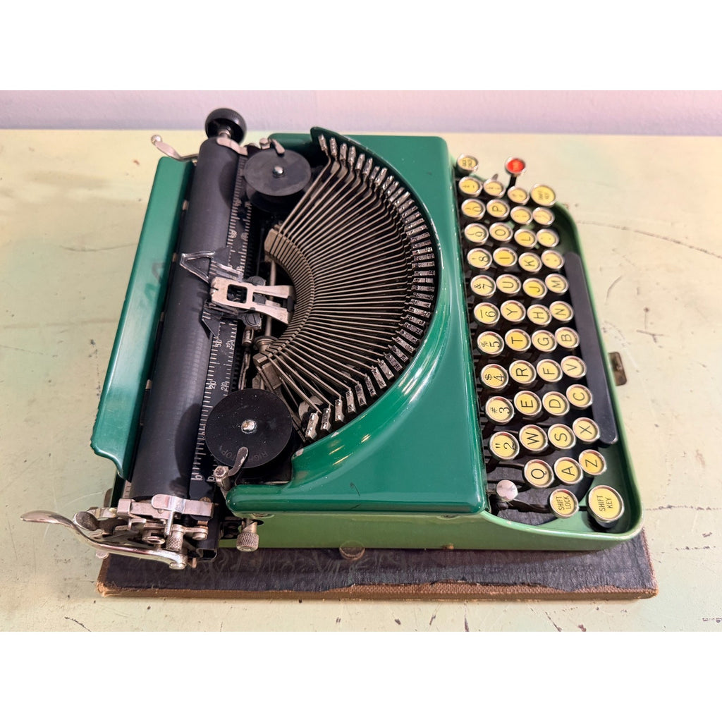1930 Remington Portable No 3 Typewriter • Two-Tone Green • Working with Case