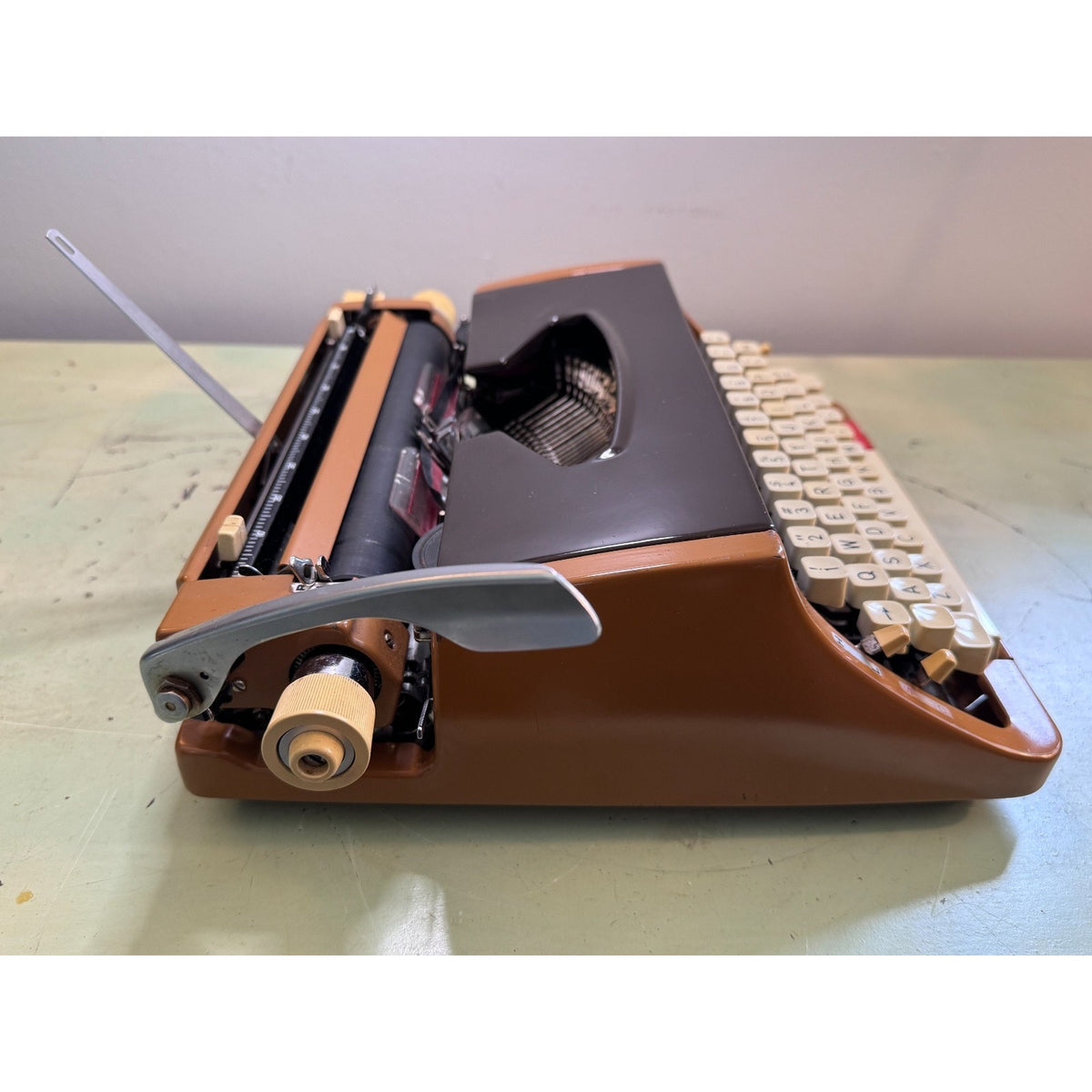 Caramel Brown Brother Activator 899 Typewriter • Nagoya Japan, 1974 • Tested