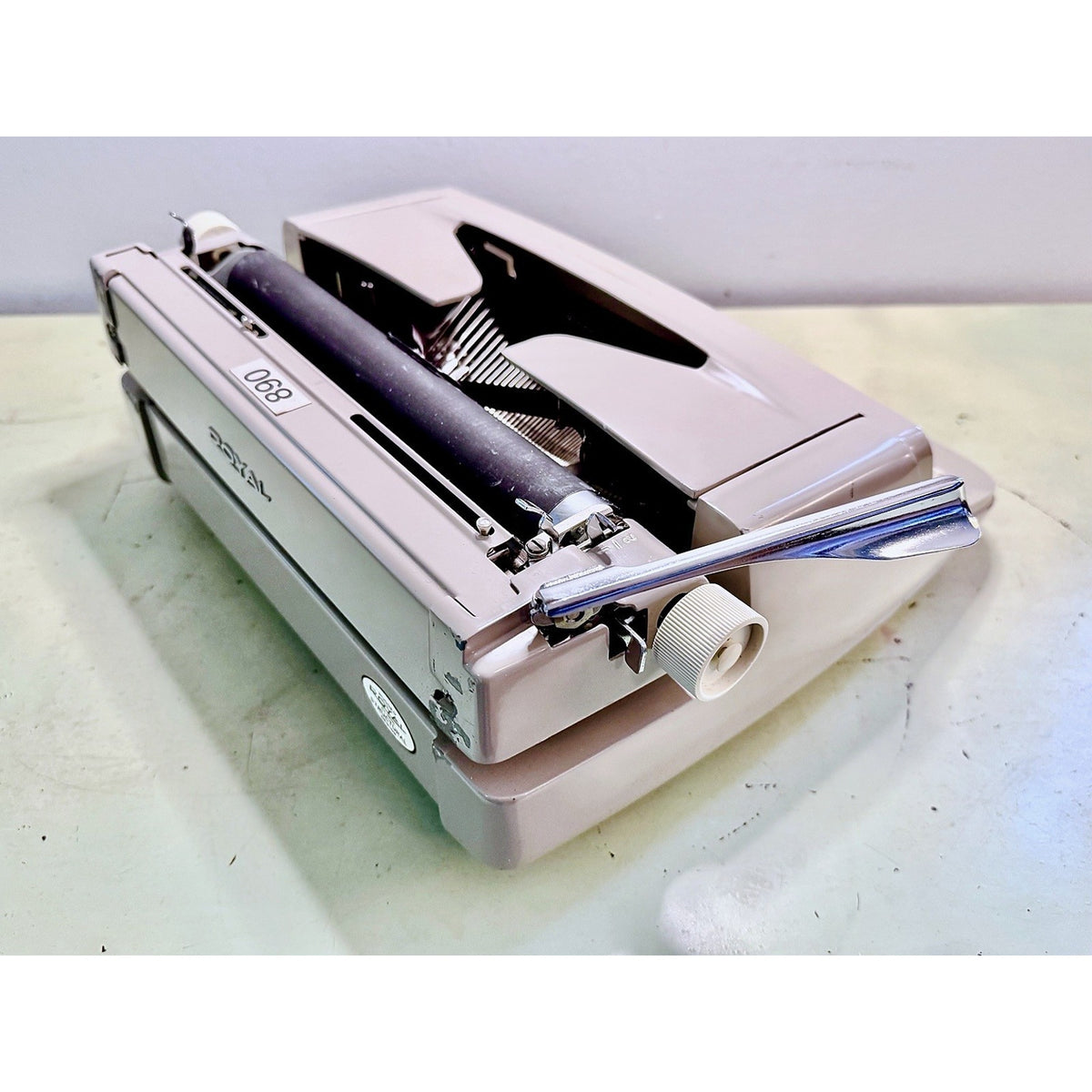Royal 890 Manual Typewriter • Beige Mid-60s Portable w/Case • Serviced & Tested