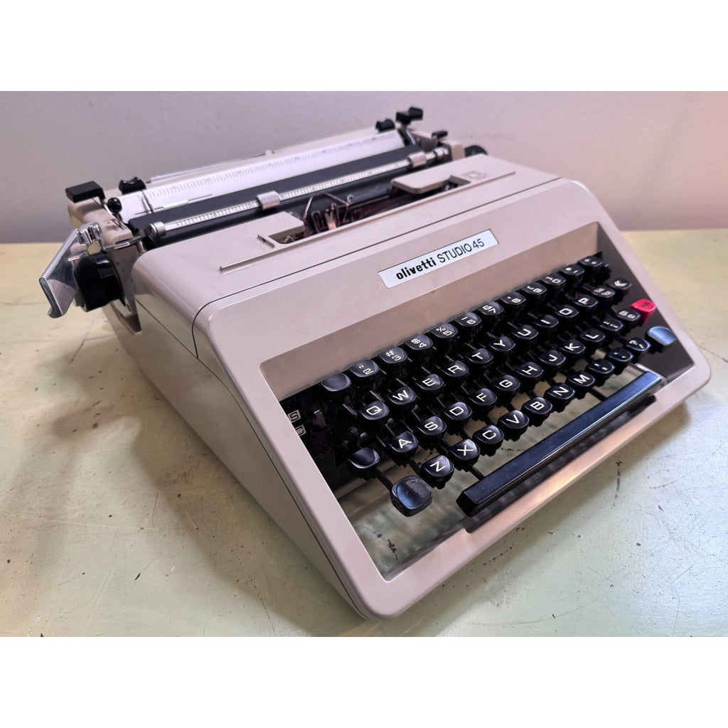 Tan Olivetti Studio 45 Typewriter • Barcelona, Spain • Tested, w/Case & Papers