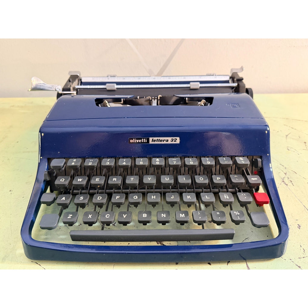 1974 Olivetti Lettera 32 Typewriter • Rare Deep Navy Blue • 085 Cubic Typeface