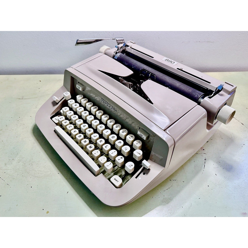Royal 890 Manual Typewriter • Beige Mid-60s Portable w/Case • Serviced & Tested