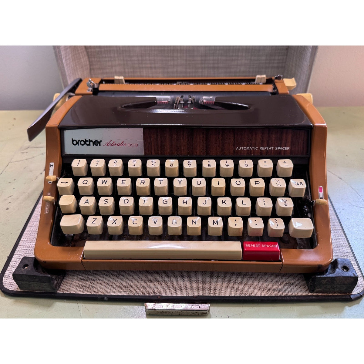 Caramel Brown Brother Activator 899 Typewriter • Nagoya Japan, 1974 • Tested