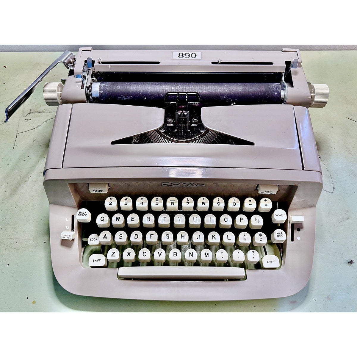 Royal 890 Manual Typewriter • Beige Mid-60s Portable w/Case • Serviced & Tested