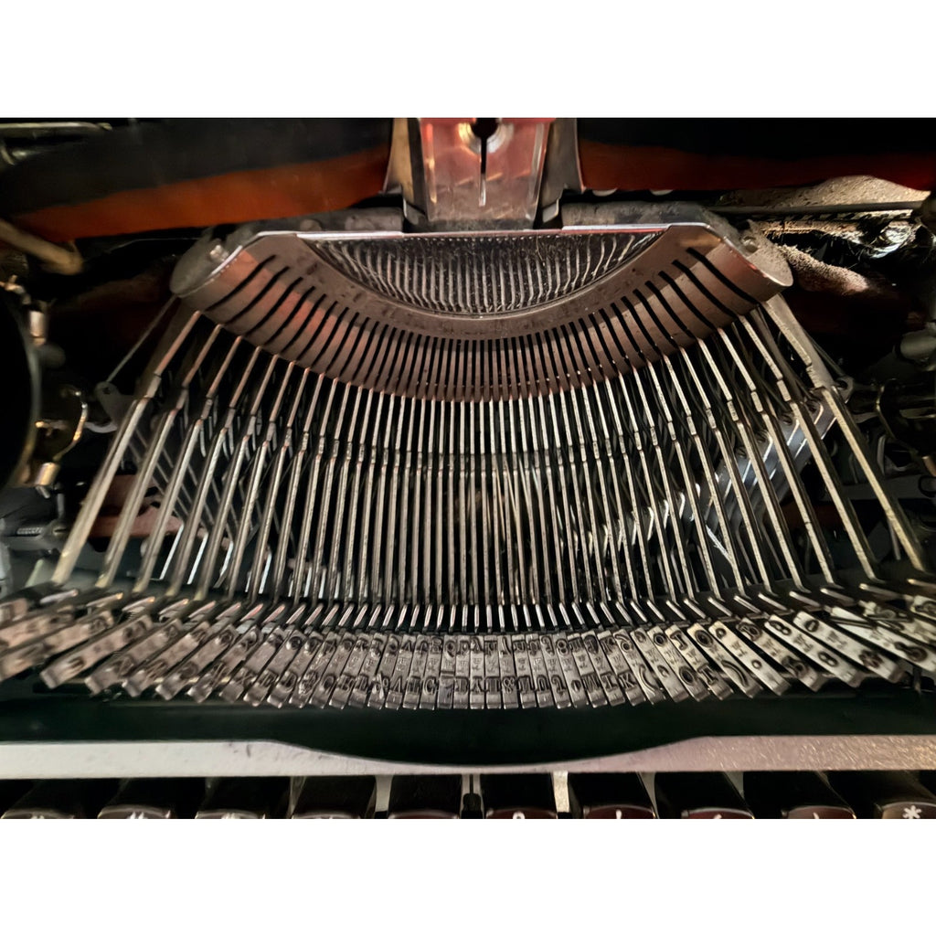 Gray Olympia SM3 Typewriter • Chocolate Keys • w/Cleaning Kit & Case • Tested