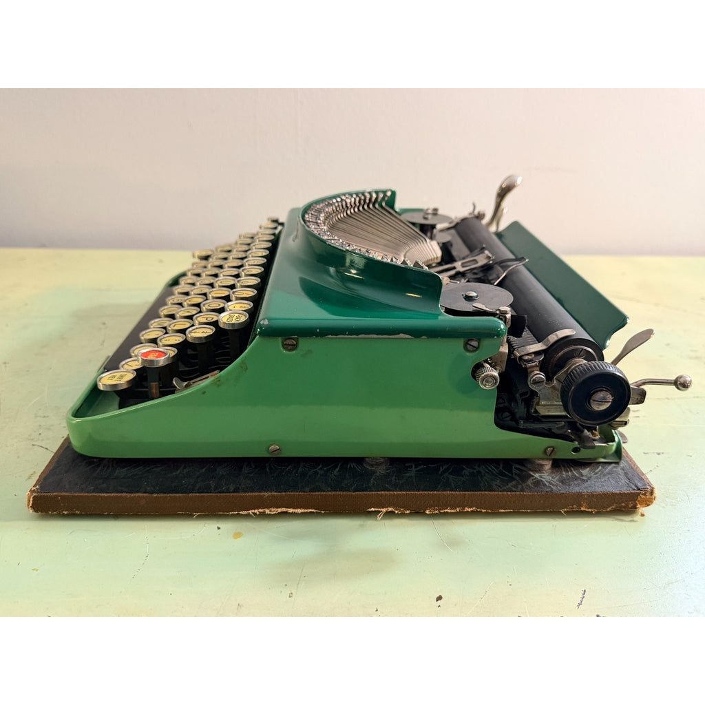 1930 Remington Portable No 3 Typewriter • Two-Tone Green • Working with Case