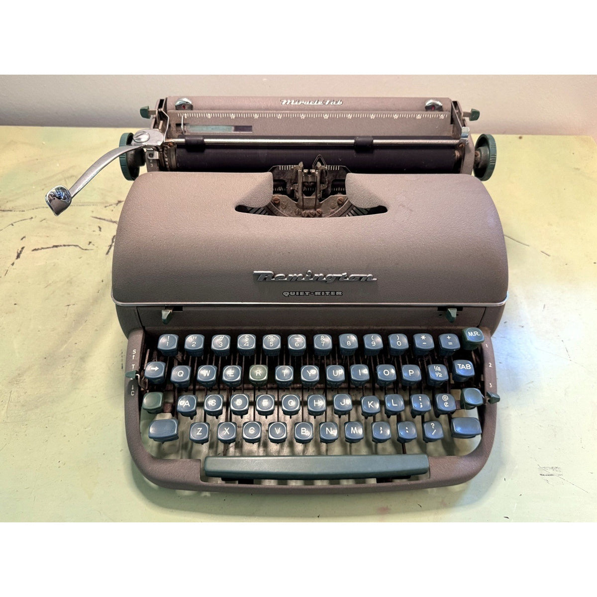 1958 Remington Quiet-Riter Typewriter w/Miracle Tab • Serviced USA-Made Portable