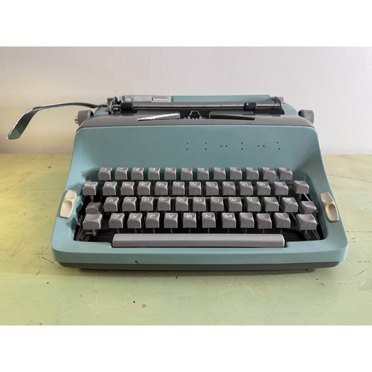 1969 Consul 221 Typewriter • Seafoam Blue & Slate Gray • w/Case, Key, Extras