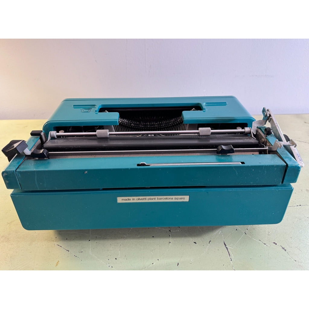 Turquoise Blue Olivetti Studio 45 Typewriter • Tested Portable w/Matching Case