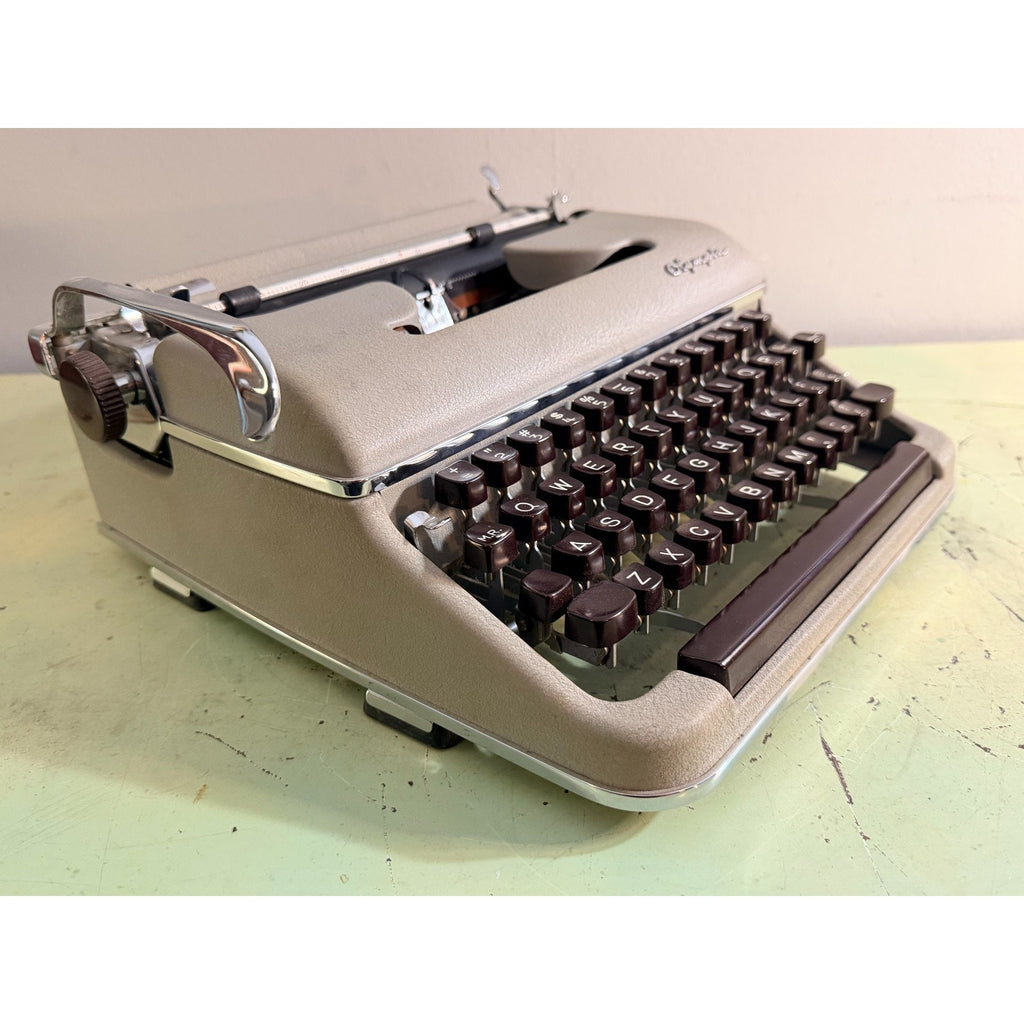 Gray Olympia SM3 Typewriter • Chocolate Keys • w/Cleaning Kit & Case • Tested
