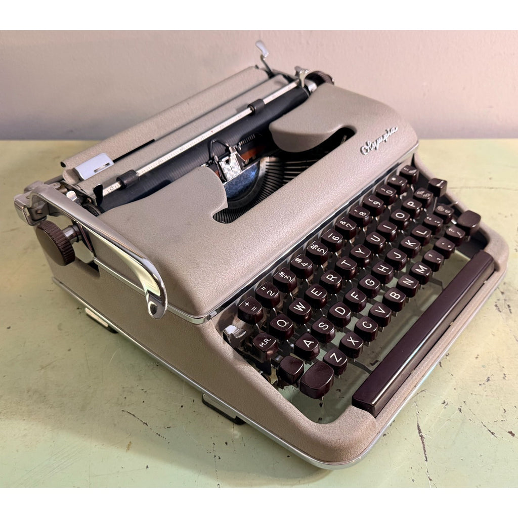 Gray Olympia SM3 Typewriter • Chocolate Keys • w/Cleaning Kit & Case • Tested