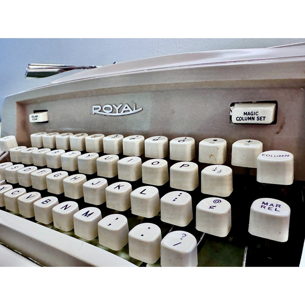 Royal 890 Manual Typewriter • Beige Mid-60s Portable w/Case • Serviced & Tested