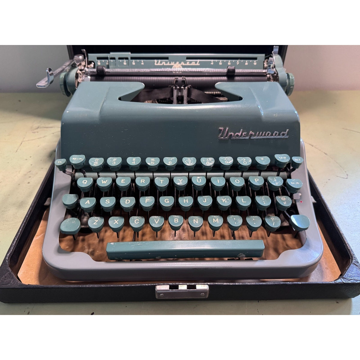1956 Underwood Universal Quiet Tab Typewriter • Tested, Blue-Green w/ Case