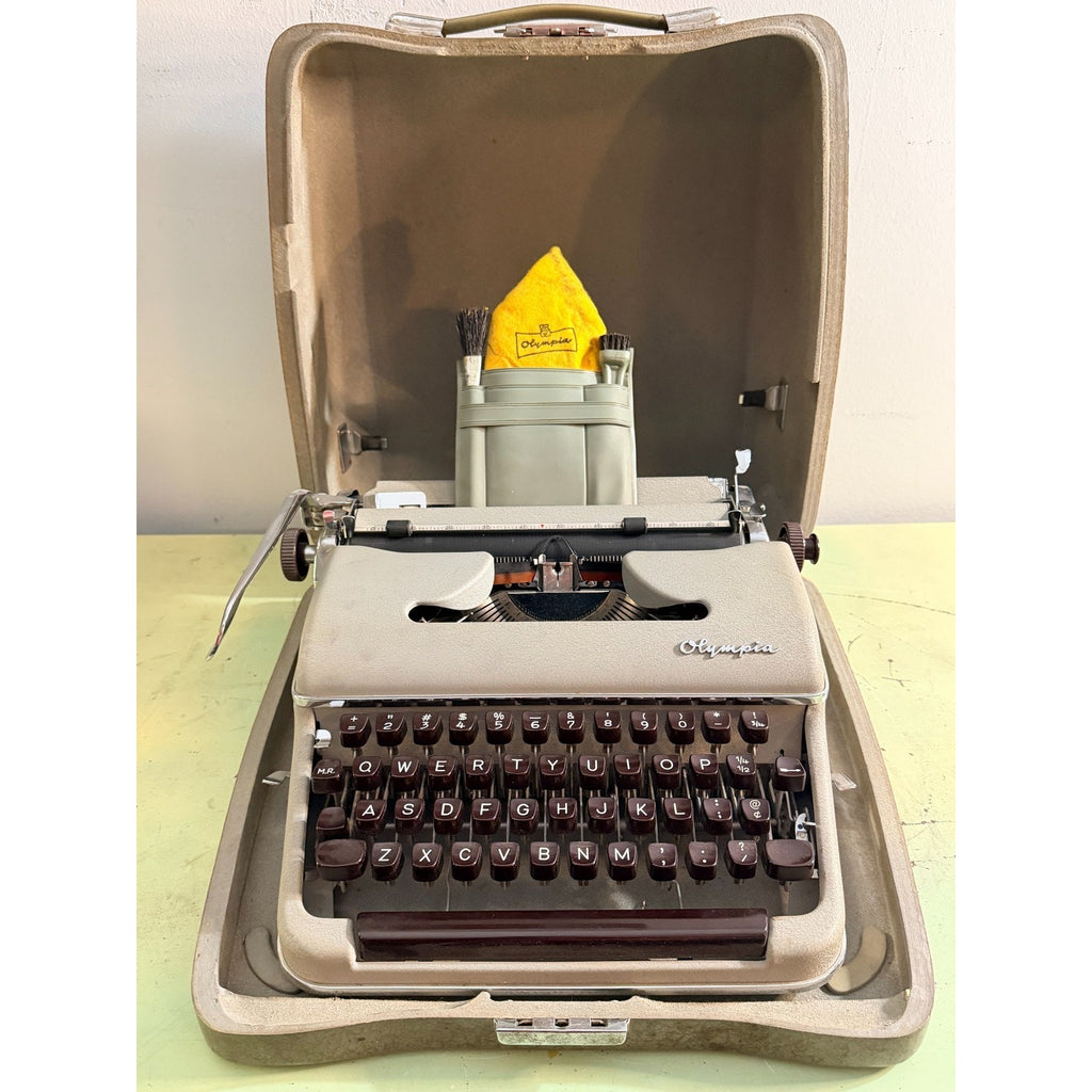Gray Olympia SM3 Typewriter • Chocolate Keys • w/Cleaning Kit & Case • Tested