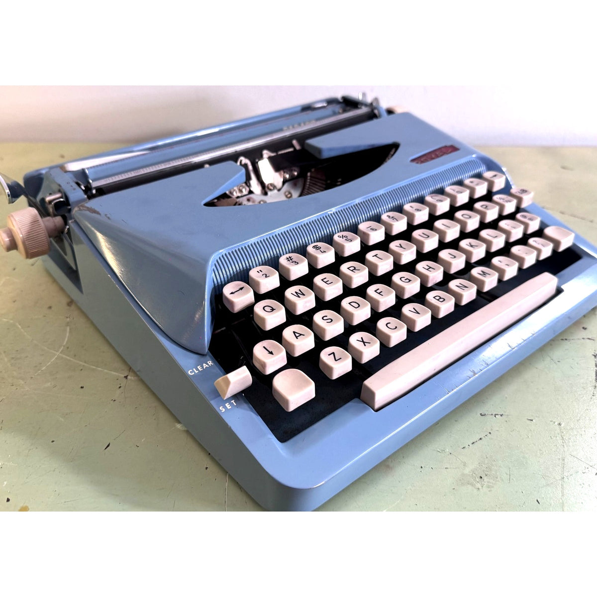 Powder Blue Royal Parade Typewriter • Cleaned & Tested w/Case • Holland-Made