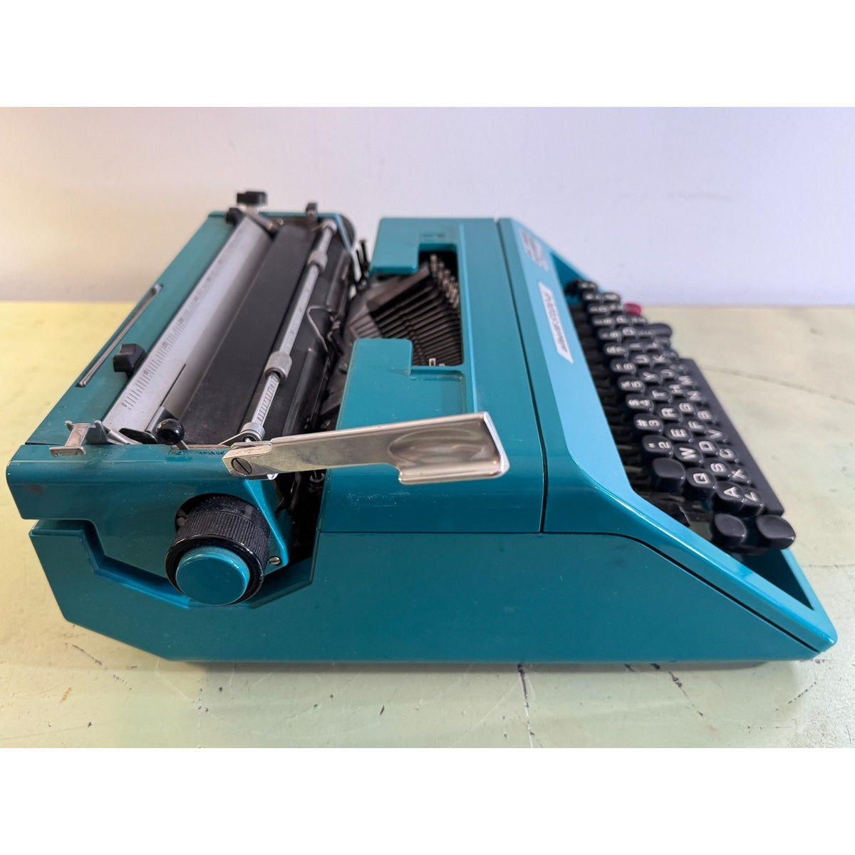 Turquoise Blue Olivetti Studio 45 Typewriter • Tested Portable w/Matching Case