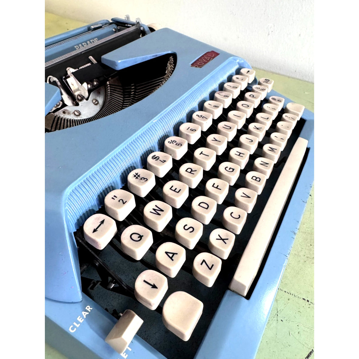 Powder Blue Royal Parade Typewriter • Cleaned & Tested w/Case • Holland-Made