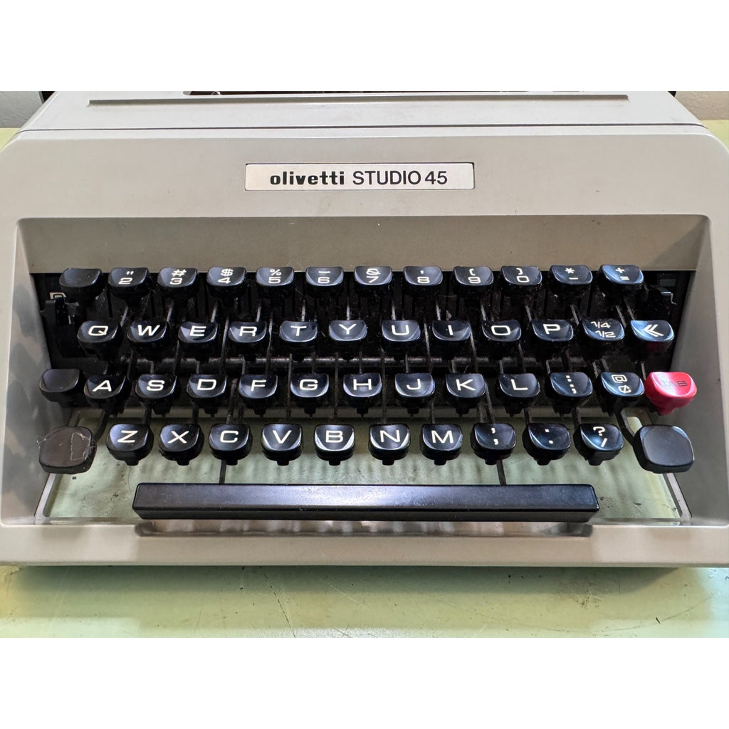 Tan Olivetti Studio 45 Typewriter • Barcelona, Spain • Tested, w/Case & Papers