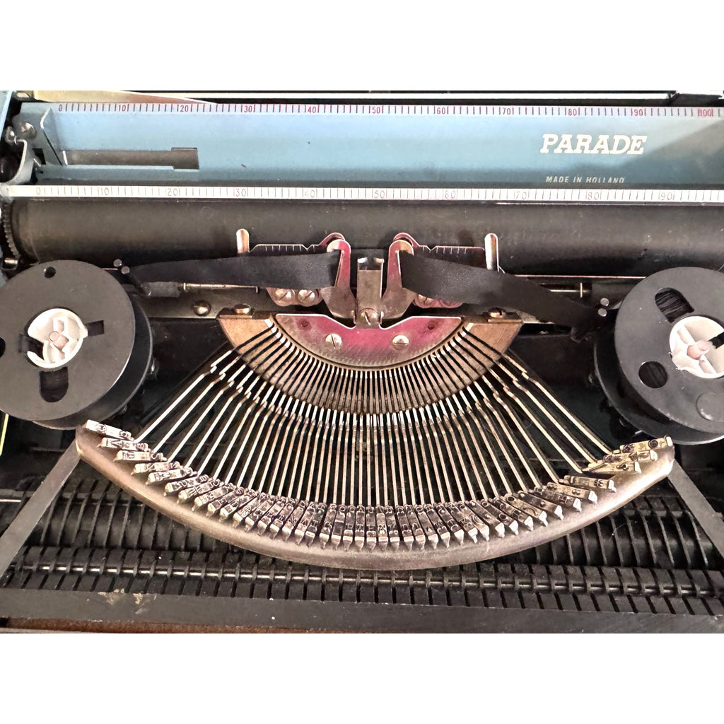 Powder Blue Royal Parade Typewriter • Cleaned & Tested w/Case • Holland-Made