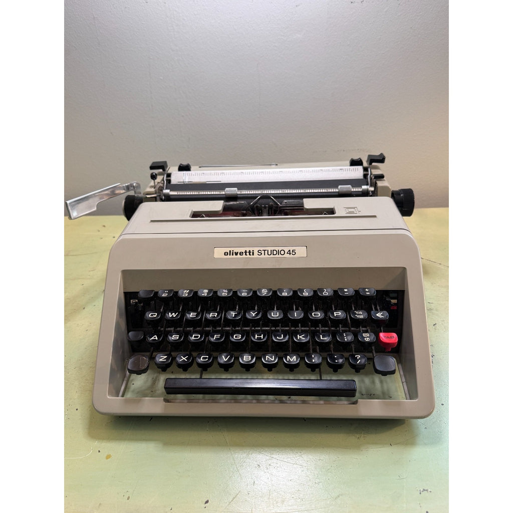 Tan Olivetti Studio 45 Typewriter • Barcelona, Spain • Tested, w/Case & Papers