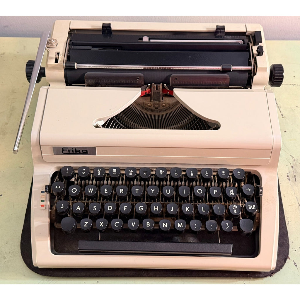 1978 Erika Model 40 Portable Typewriter • QWERTY keyboard • East German w/Case
