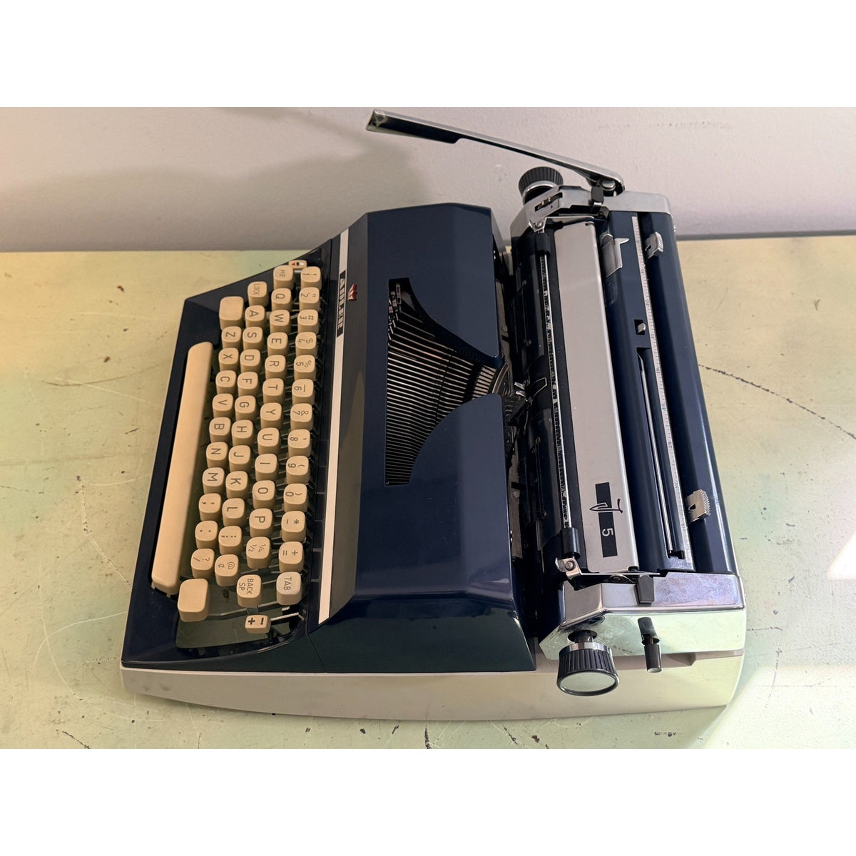Adler J-5 Typewriter • Rare No 85 Cubic Techno Typeface • West German w/Case