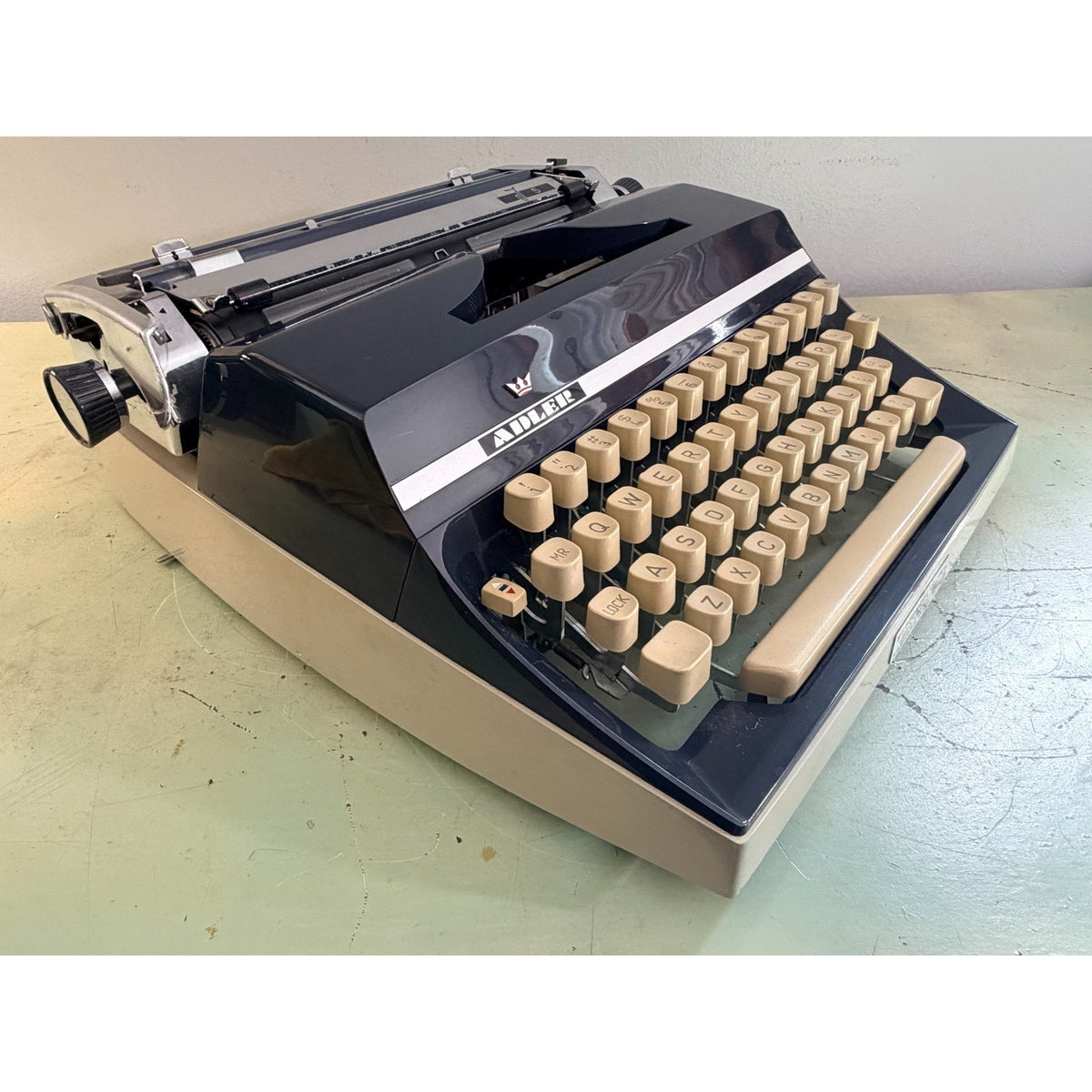 Adler J-5 Typewriter • Rare No 85 Cubic Techno Typeface • West German w/Case